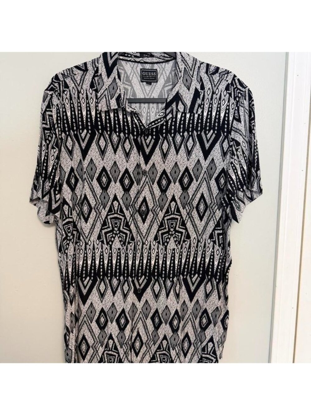 Guess Black White Shirt